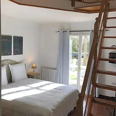 Rose Garden Mezzanine Bed and breakfast