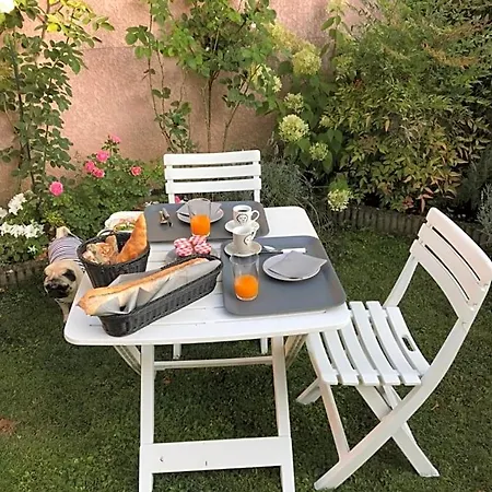 Rose Garden Mezzanine Bed and breakfast 3*