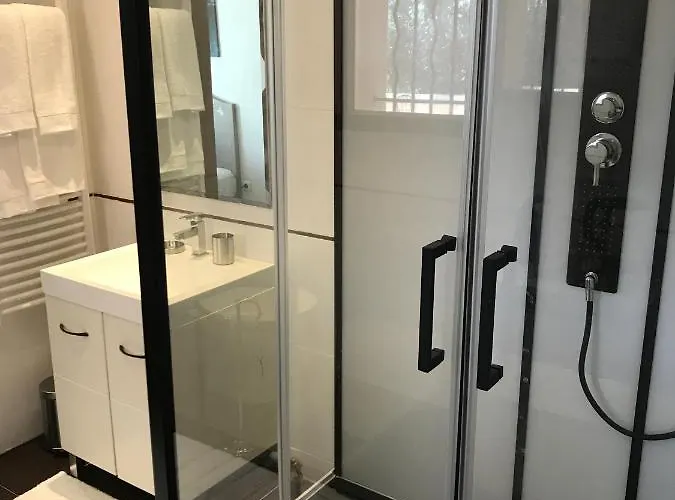 Rose Garden Mezzanine 3* Giverny